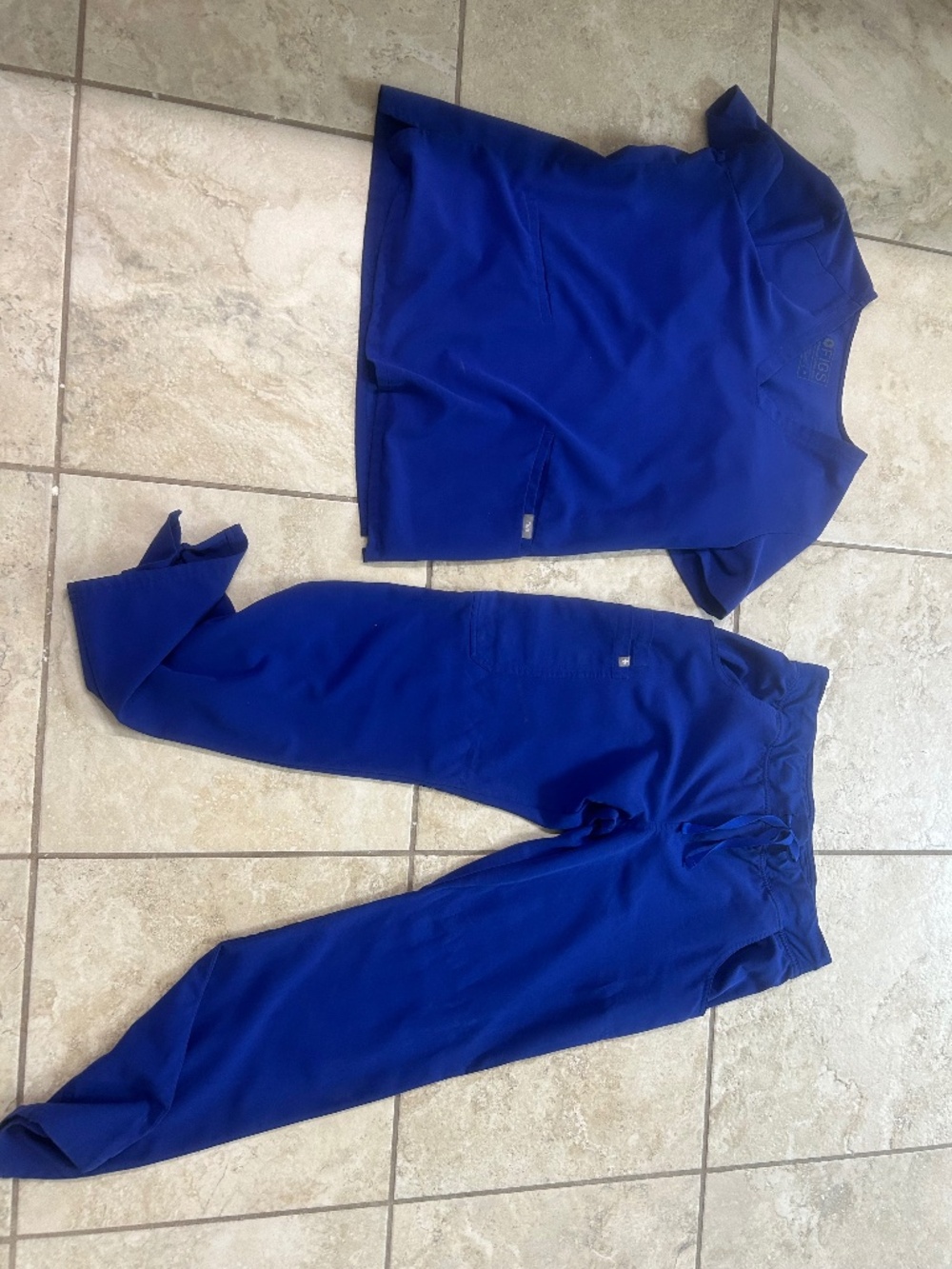 FIGS KADE Cargo Scrub Pants & CASMA Deep Royal Blue. MEDIUM.